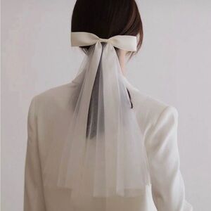 Short Bridal Veil with Bow
